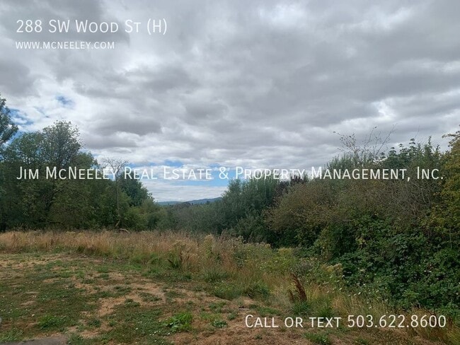 Building Photo - 288 SW Wood St