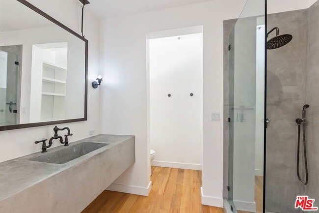 Building Photo - 1850 Industrial St