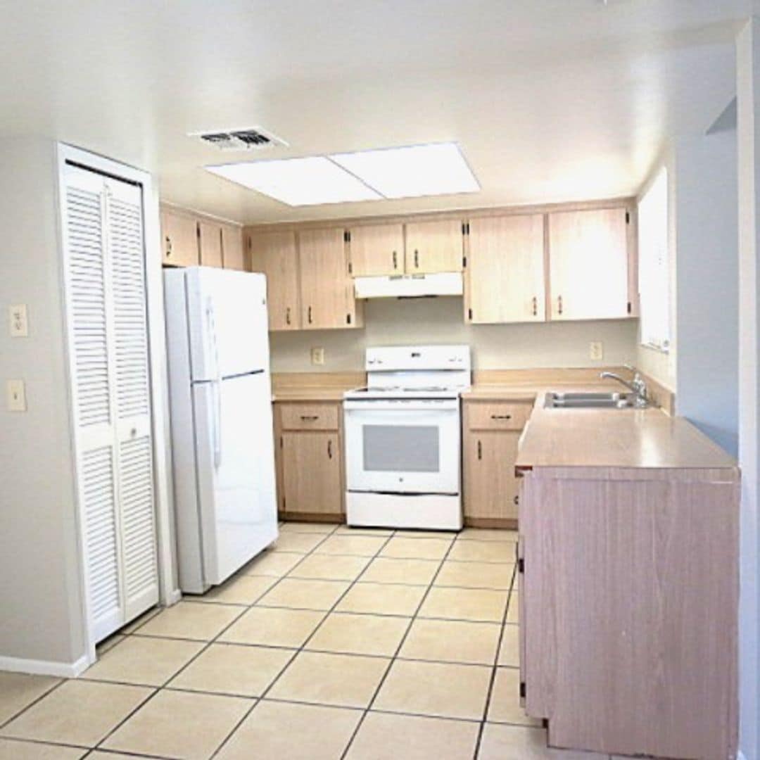 Building Photo - Metrowest Area!! 4 Bedroom 2.5 Bath Home Coming Soon!!