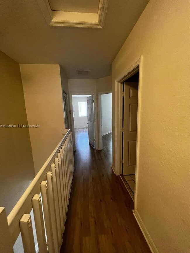 Building Photo - 1909 Hibiscus Ln