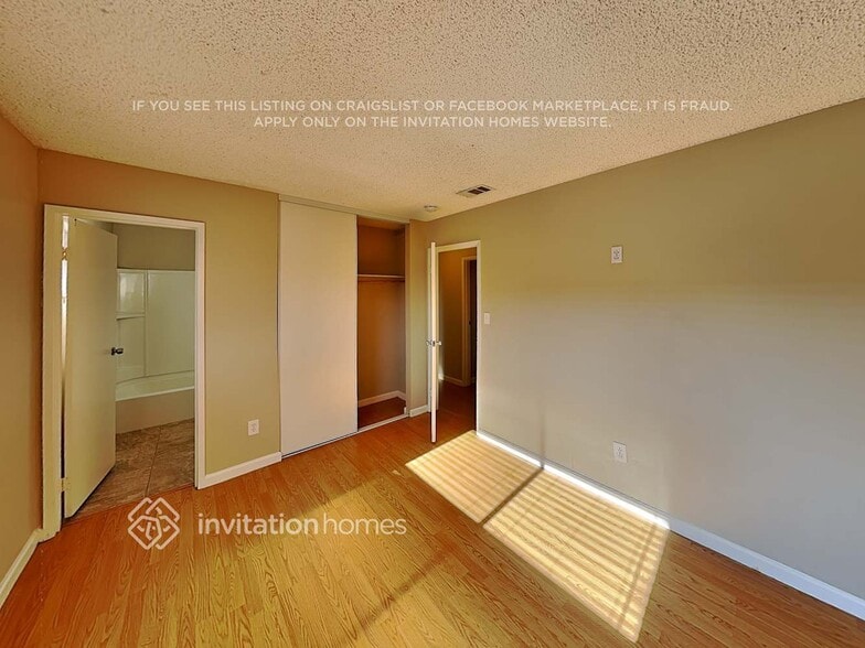 Building Photo - 4860 Teakwood Dr