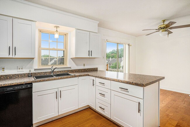 Building Photo - Beautiful 3 Bedroom Home