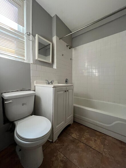 Building Photo - 69 Williams Ave