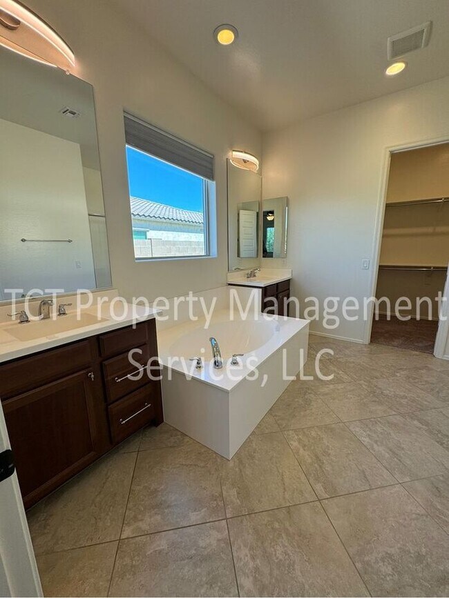 Building Photo - Beautifully Upgraded Home in Sedella Community
