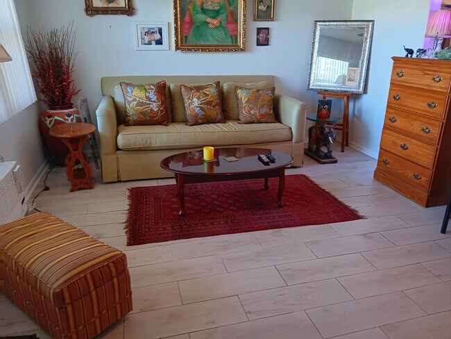 Building Photo - 80 Bedford E