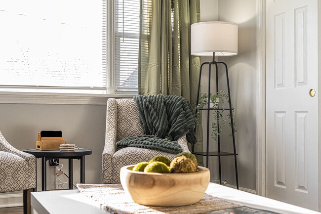 Building Photo - 145 Isabel Ave