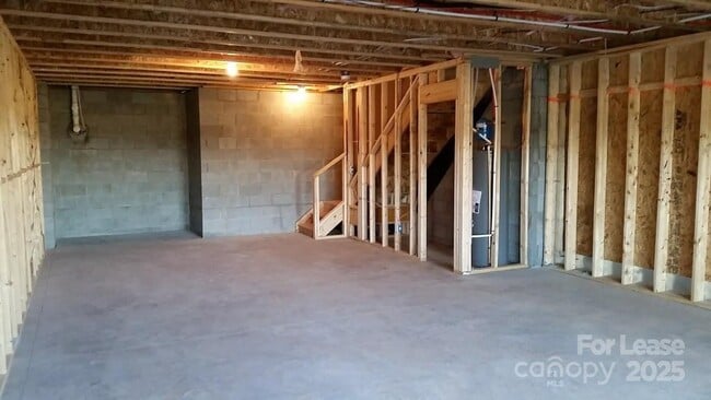 Building Photo - 388 Halton Crossing Dr SW
