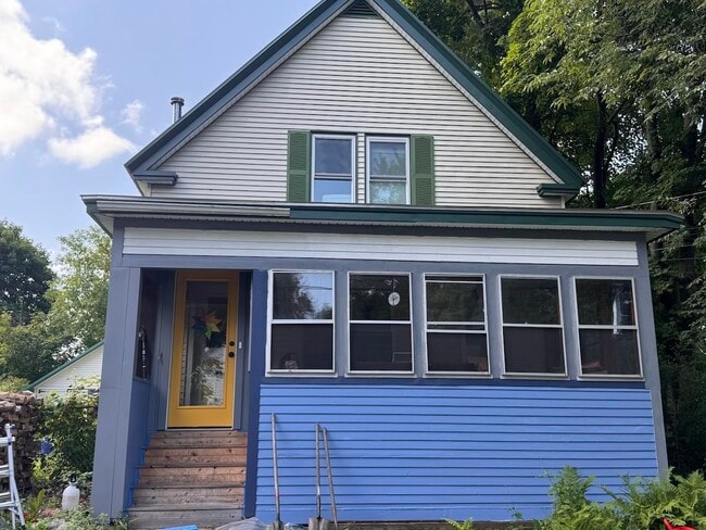 Primary Photo - 34 Fowler St