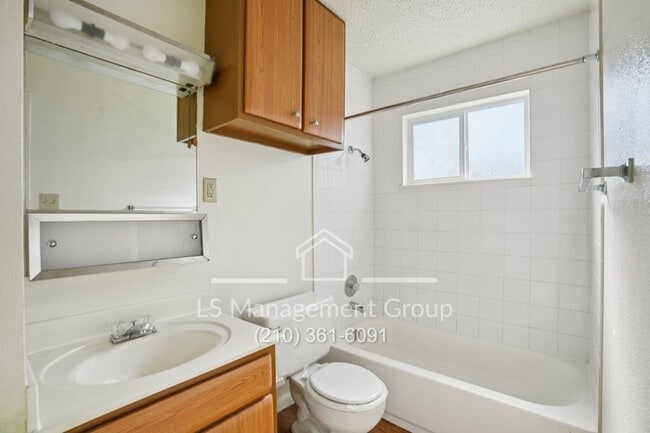 Building Photo - 6607 Cherryleaf St