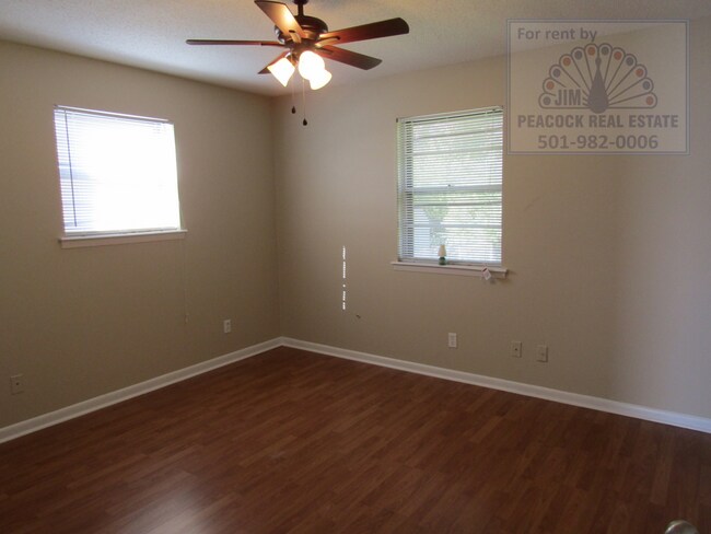 Building Photo - 3022 Hines Dr