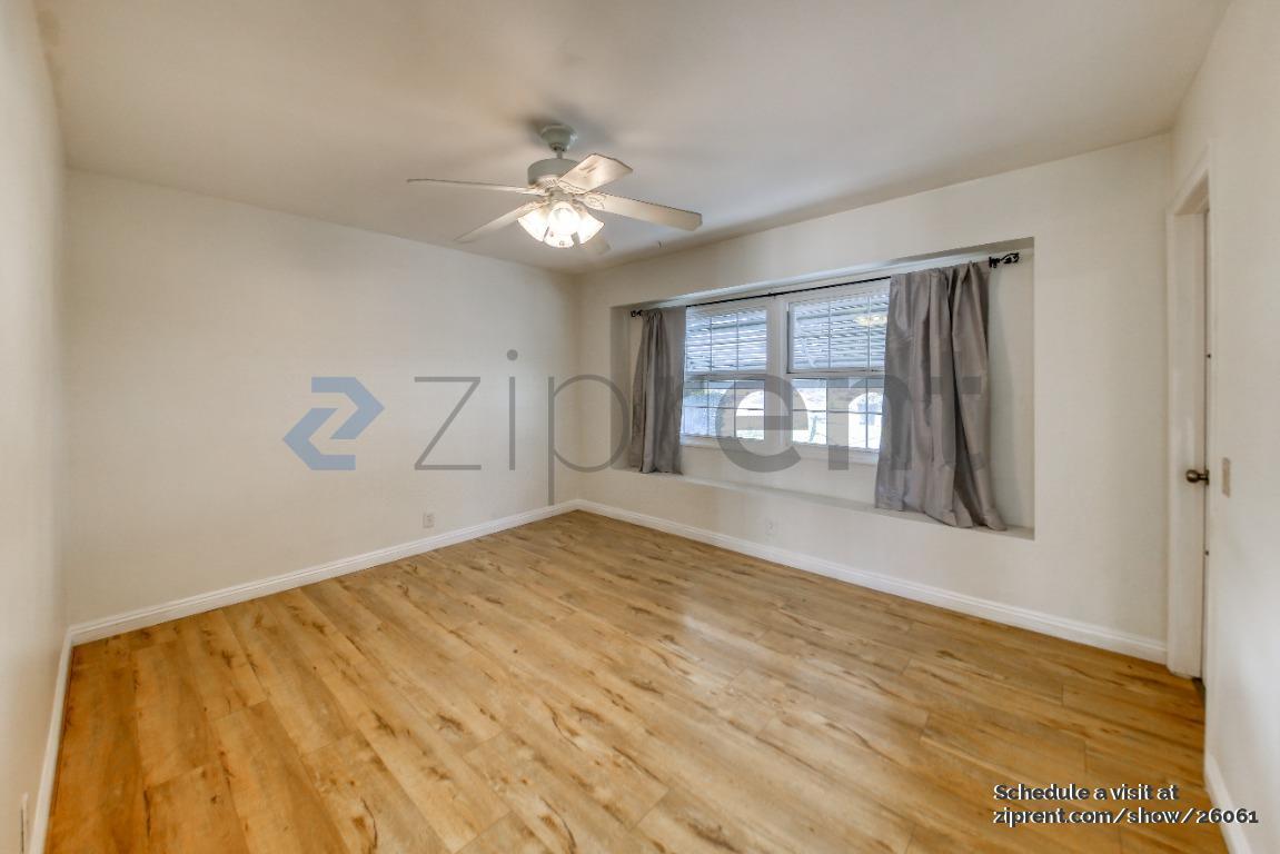 Building Photo - 12102 Brookhaven Park