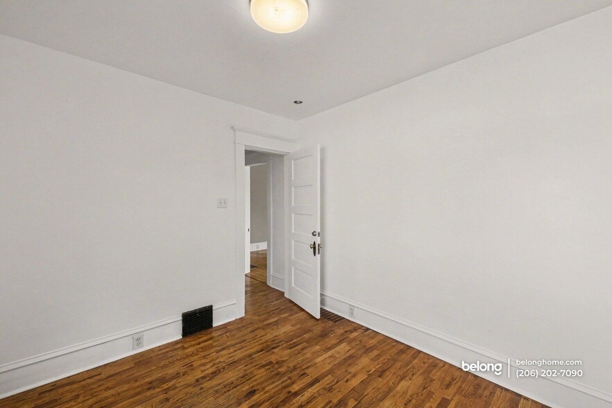 Building Photo - 4748 7th Ave NE