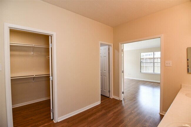 Building Photo - 1811 Ridgeway Trail