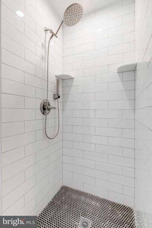 Building Photo - 369 E Hector St