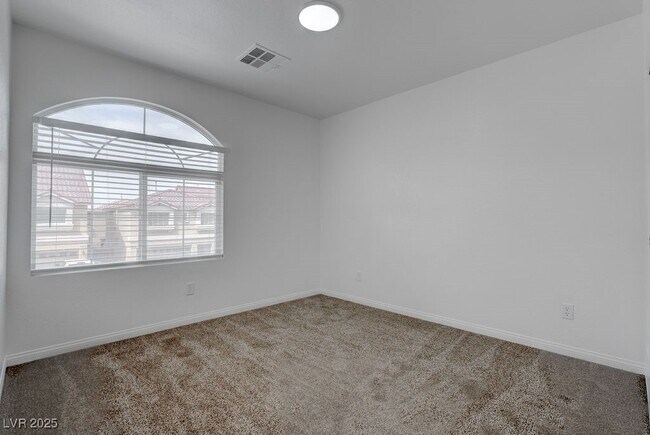 Building Photo - 6027 Gordon Creek Ave