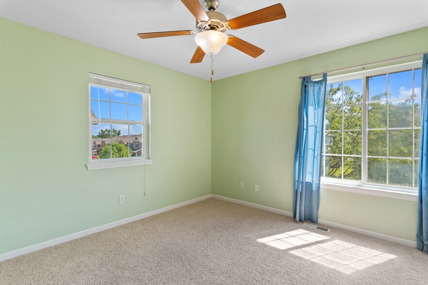 Building Photo - 1593 Burr Dr
