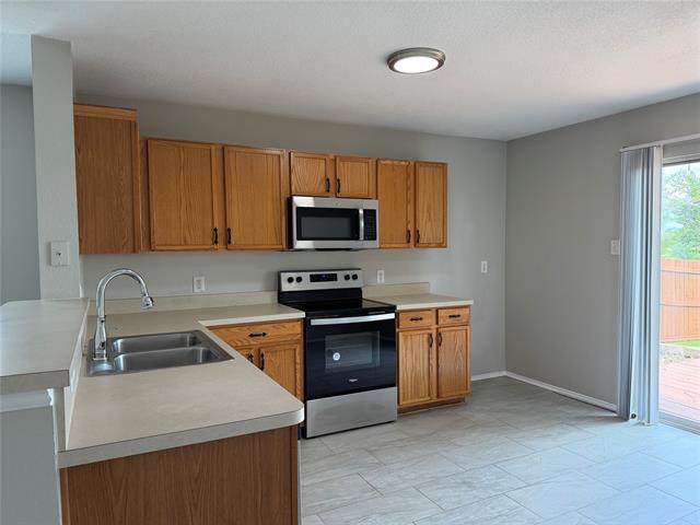 Building Photo - 817 Live Oak Dr