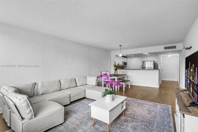 Building Photo - 9125 SW 77th Ave