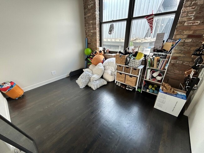 Building Photo - 407 N Elizabeth St