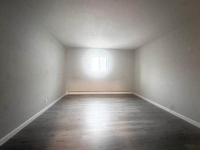 Building Photo - 23 Westgate Rd