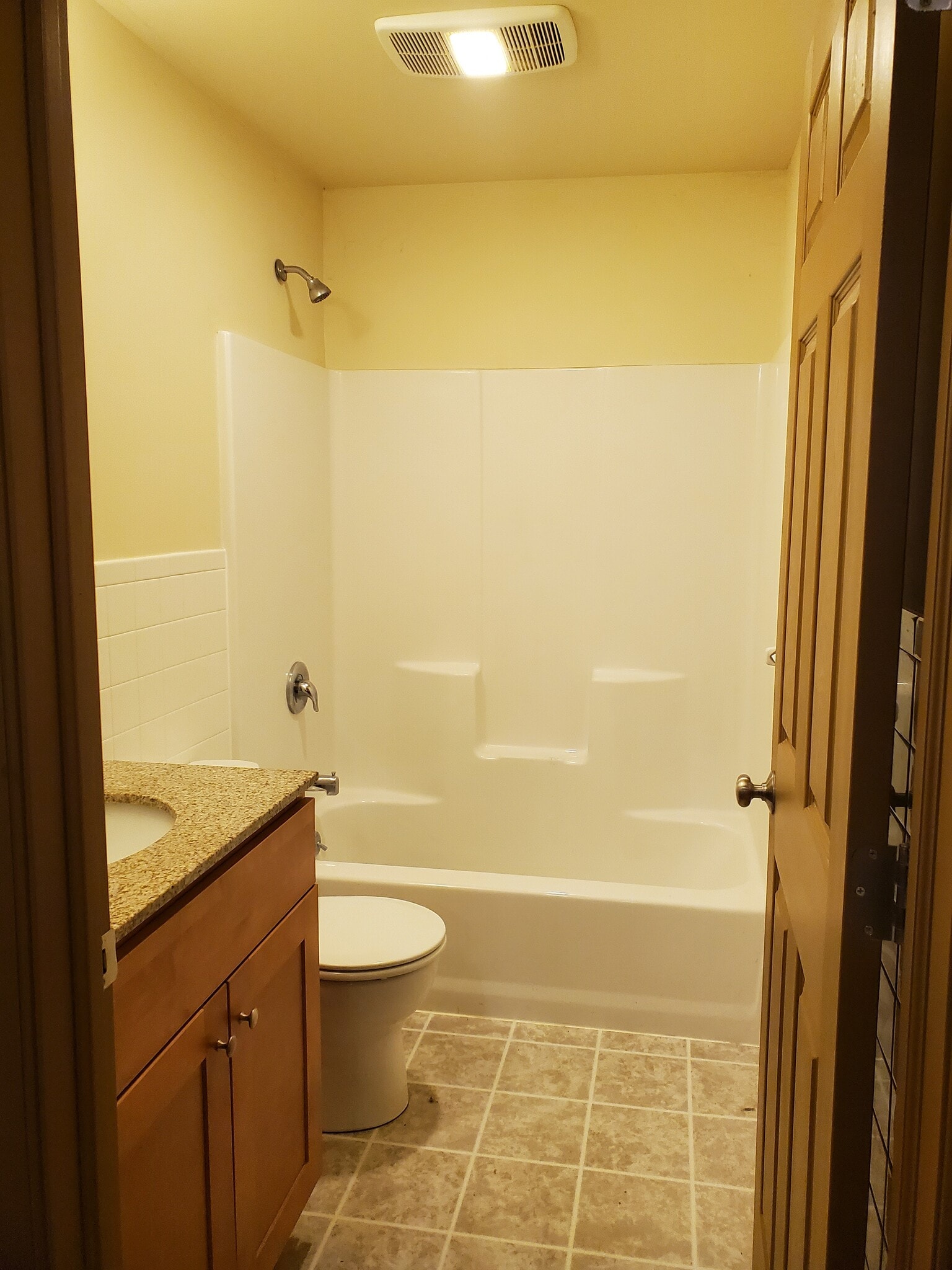 Building Photo - 3428 Bedminster Rd