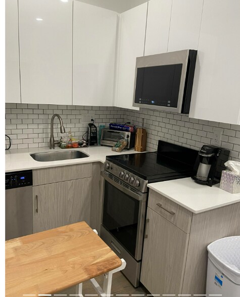 Primary Photo - 16 Queensberry St