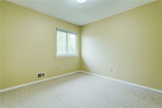 Building Photo - 584 Eastbrooke Ln