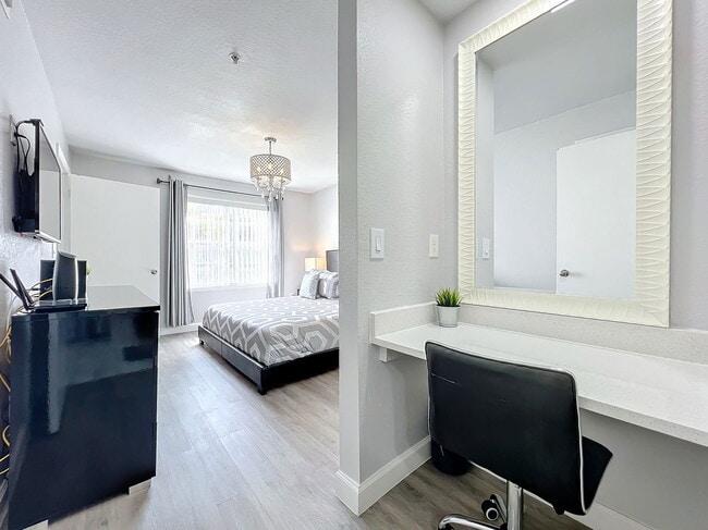 Building Photo - Westpointe Boulevard, Orlando, FL 32835 - 1 BR 1 BA condo