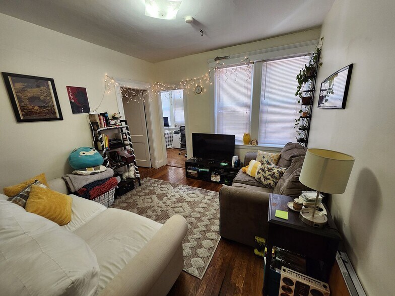 Building Photo - 309 Allston St