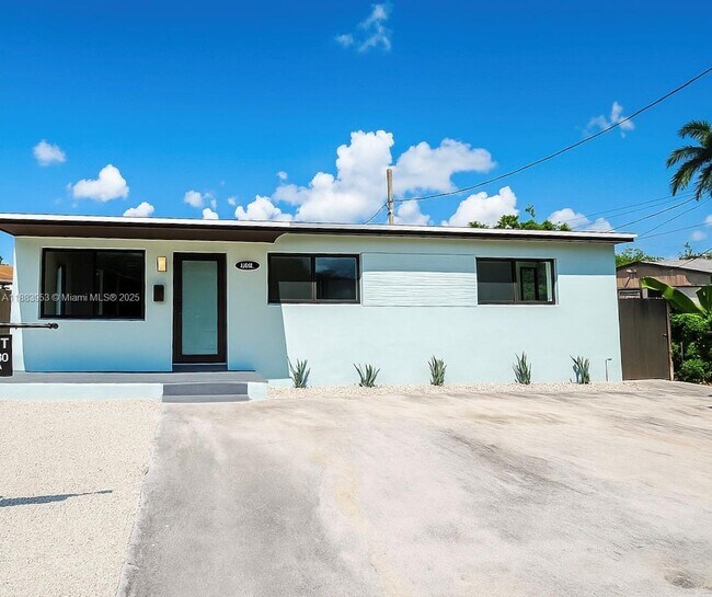 Primary Photo - 3141 SW 24th Ter