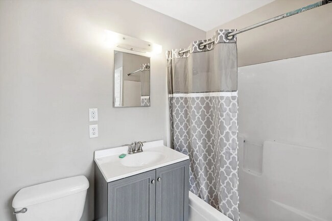 Building Photo - 2812 Garfield Ave