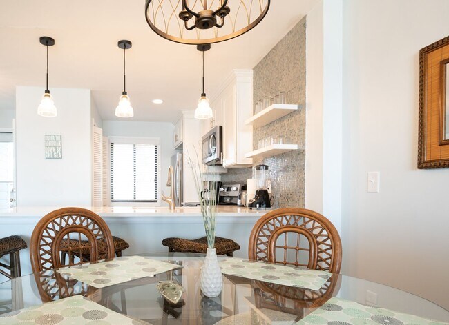 Building Photo - OFF-SEASON FURNISHED MONTHLY RENTAL STARTI...