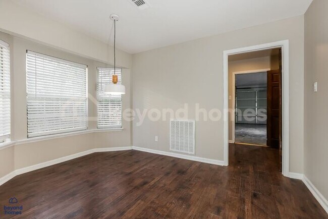 Building Photo - Charming 3-Bed / 2-Bath Single-Story Home in Little Rock with 1,554 Sq Ft of Space!