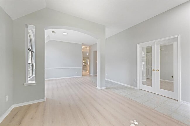 Building Photo - 2618 Parkbriar Ln