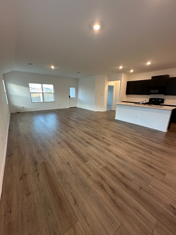 Building Photo - 614 Waterway Ave