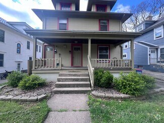 Building Photo - Adorable One Bedroom, Downtown GR!