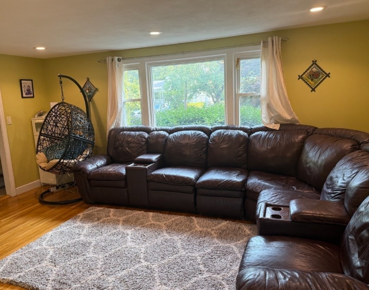 Building Photo - 72 Grassland St