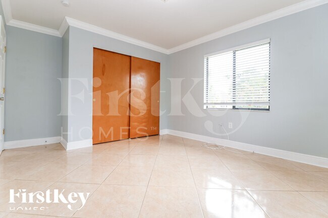 Building Photo - 8401 Buena Vista Rd