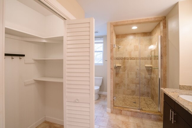 Building Photo - Contemporary Three Bedroom Home in Point Breeze