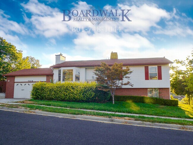 Building Photo - Spectacular home in Cottonwood Heights!