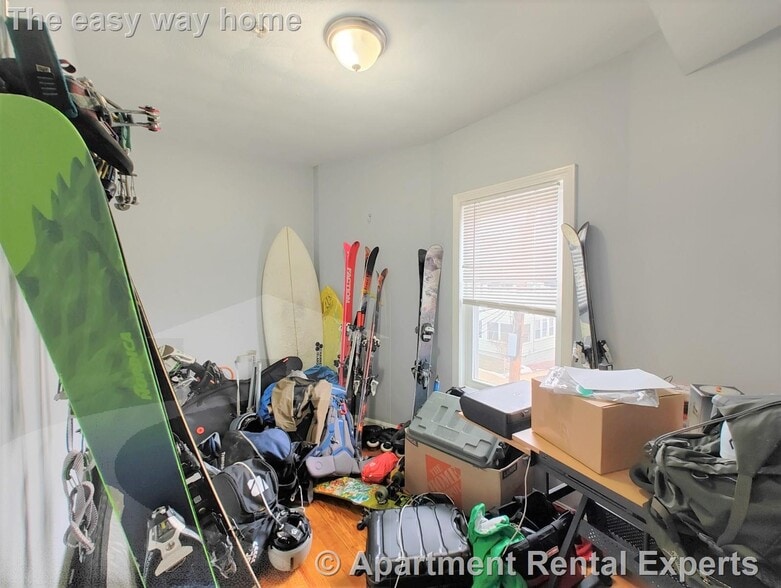 Building Photo - 50 Derby St