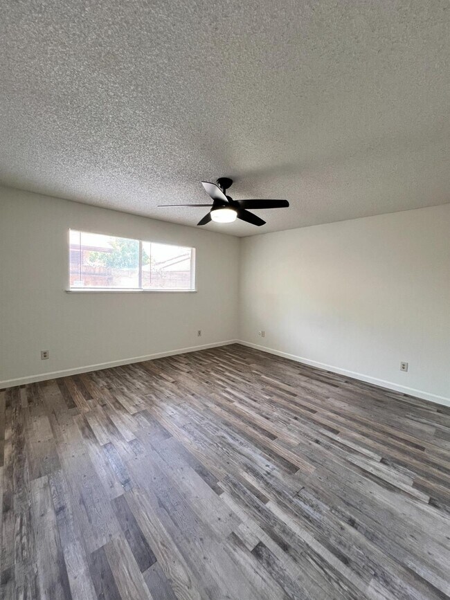 Building Photo - 3855 E Hampton Way