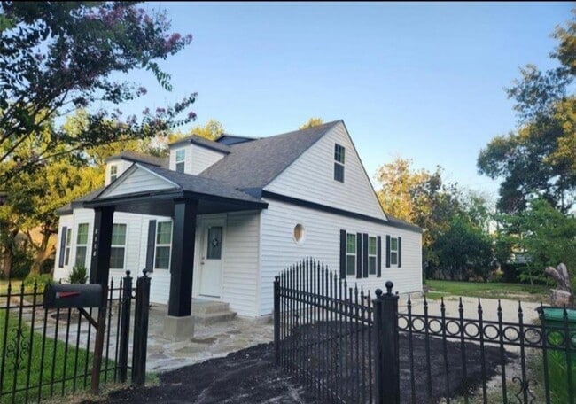 Building Photo - 8118 Ogden St