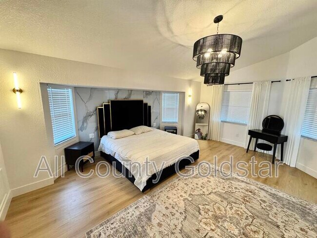 Building Photo - 5028 Greenway Ct