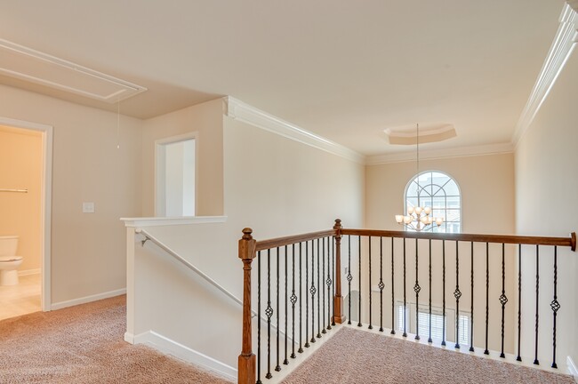 Building Photo - 5014 Vine Ln