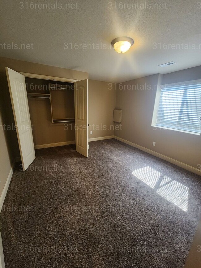 Building Photo - $1,850- 4 bedroom / 3 bathrooms - Beautiful and Large Home! *COMING SOON*