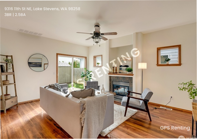 Building Photo - Stylish 3-Bedroom Home in Prime Lake Steve...