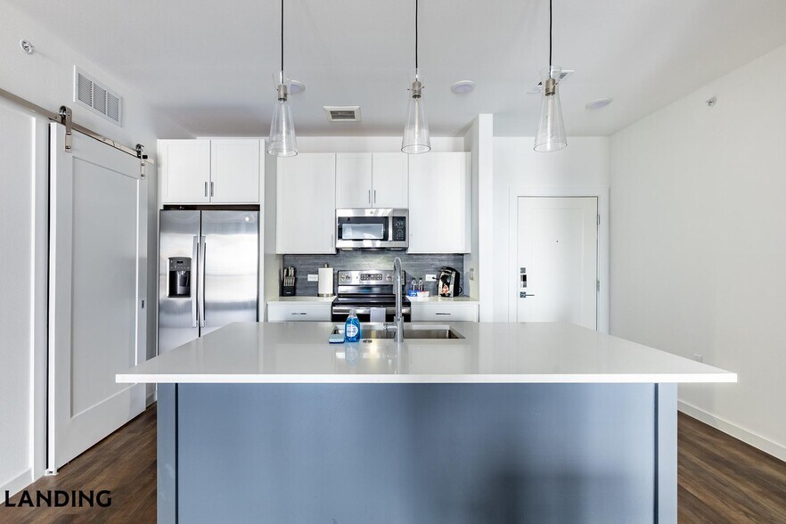 Building Photo - 5511 Caprock Smt Dr