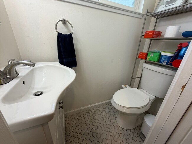Building Photo - Fully Furnished 3BR/2BA Sacramento Home |  Flexible 3–12 Month Leases
