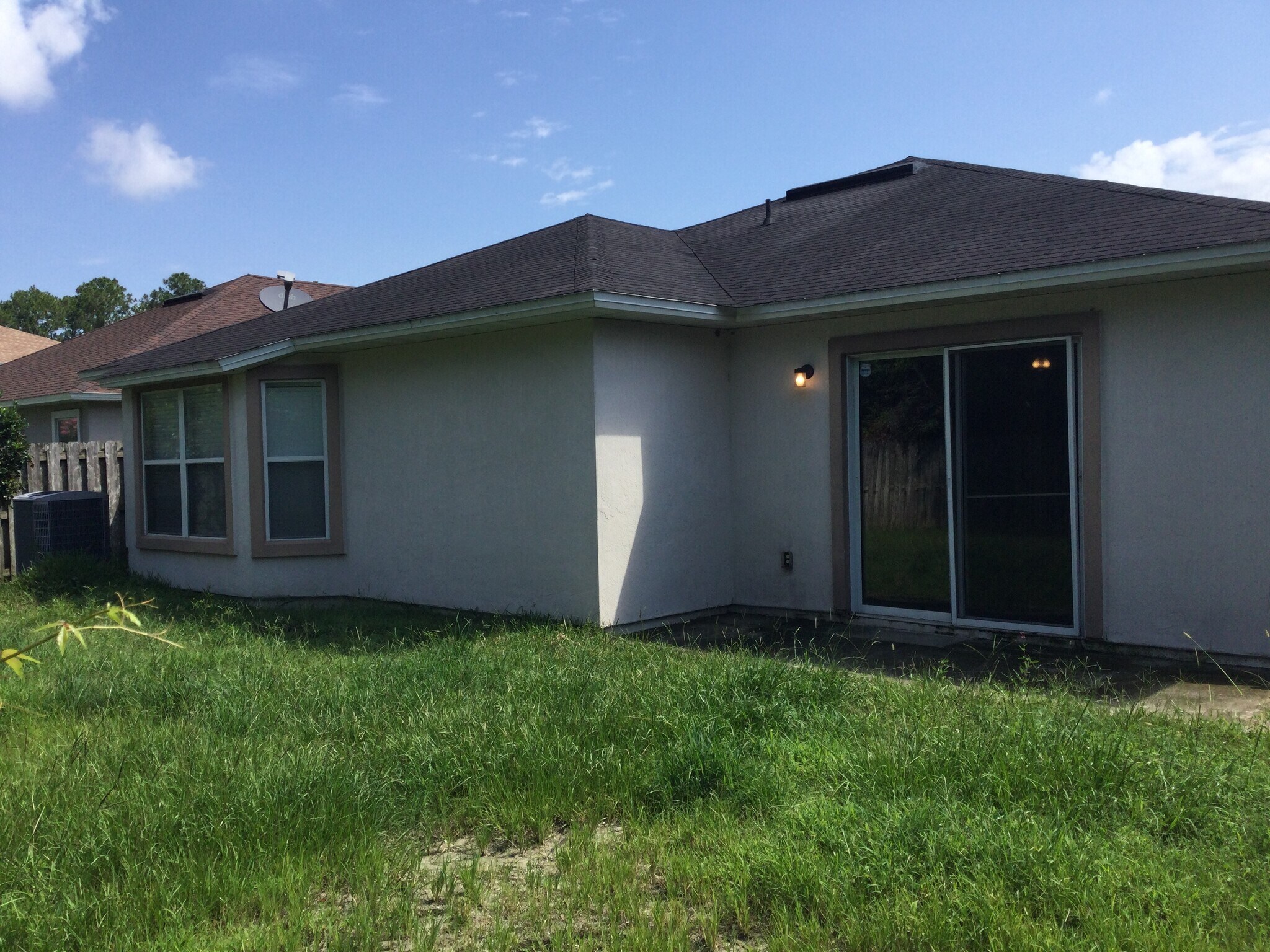 Building Photo - 422 Bostwick Cir